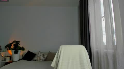 Snapshot of manita_misti chatting on 09.14.25 Manita online show from 09.14.25