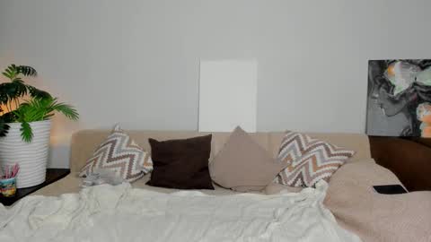 Snapshot of manita_misti chatting on 12.22.25 Manita online show from 12.22.25