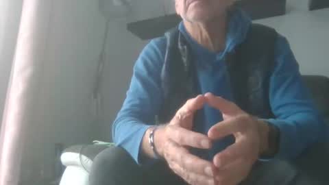 Snapshot of manngrossbite chatting on 12.12.24 manngrossbite online show from 12.12.24