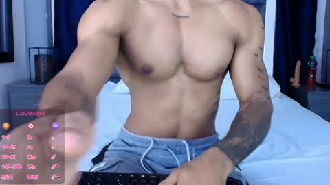 Snapshot of manolo_hot1 chatting on 02.13.25 Manolo Hot 1 online show from 02.13.25