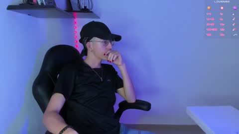 Snapshot of manu_vera8 chatting on 01.12.25 Manuel online show from 01.12.25