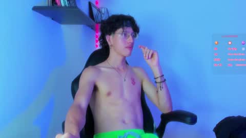 Snapshot of manu_vera8 chatting on 01.17.25 Manuel online show from 01.17.25