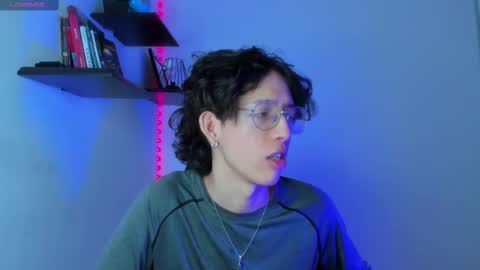 Snapshot of manu_vera8 chatting on 02.15.25 Manuel online show from 02.15.25