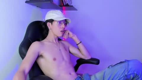 Snapshot of manu_vera8 chatting on 02.20.25 Manuel online show from 02.20.25