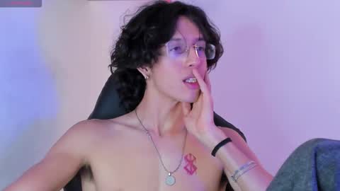 Snapshot of manu_vera8 chatting on 09.28.25 Manuel online show from 09.28.25