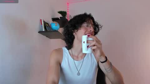 Snapshot of manu_vera8 chatting on 10.09.25 Manuel online show from 10.09.25