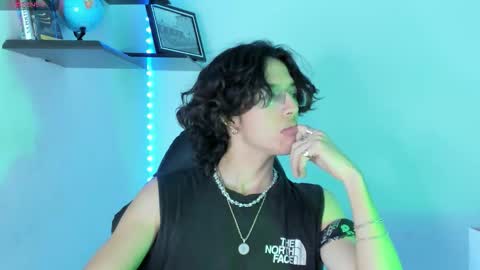 Snapshot of manu_vera8 chatting on 10.24.25 Manuel online show from 10.24.25