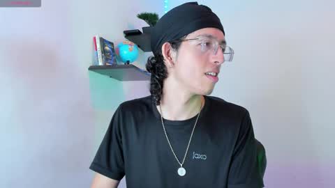 Snapshot of manu_vera8 chatting on 10.25.25 Manuel online show from 10.25.25