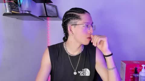 Snapshot of manu_vera8 chatting on 11.12.25 Manuel online show from 11.12.25