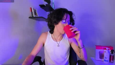 Snapshot of manu_vera8 chatting on 11.19.25 Manuel online show from 11.19.25