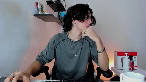 Snapshot of manu_vera8 chatting on 11.26.25 Manuel online show from 11.26.25