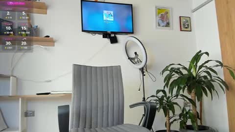 manucute 23  online show from 10.23.25