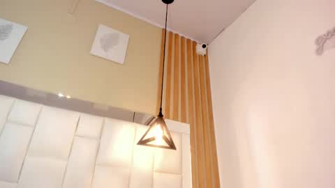 Snapshot of manuela_zapata chatting on 02.10.25 manu 3 online show from 02.10.25