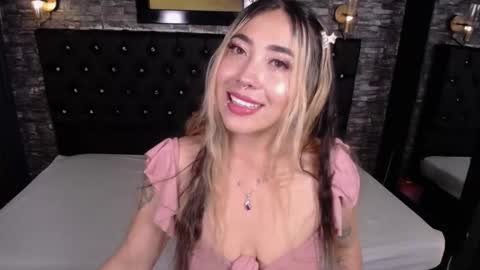 Manuela  online show from 11.06.25