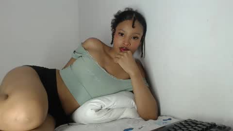 Snapshot of mar_aimy chatting on 09.11.25 Mar online show from 09.11.25