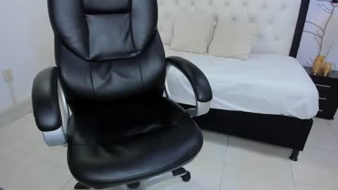 Snapshot of mar_sweet chatting on 02.04.25 Mar online show from 02.04.25