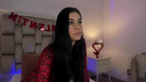 Snapshot of mara_betancurt chatting on 02.15.25 Mara online show from 02.15.25