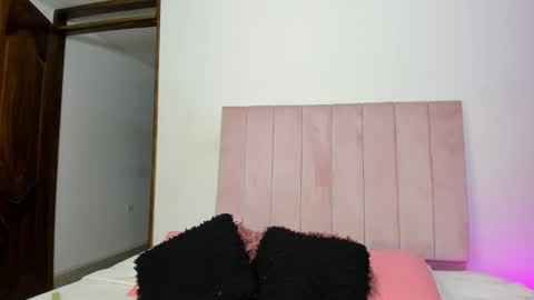 Snapshot of mara_sans chatting on 11.05.25 Mara online show from 11.05.25