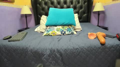 mara_summerr online show from 11.26.25