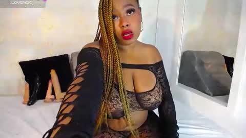 mara_thompsonn online show from 06.18.26