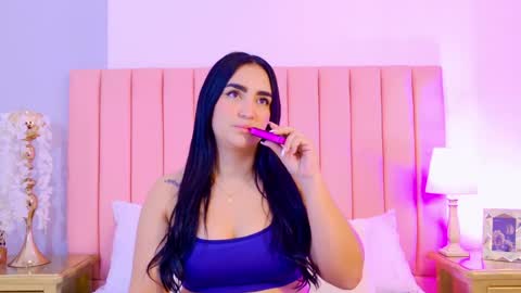 Snapshot of maragrief chatting on 06.11.26 maragrief online show from 06.11.26