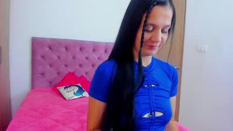 Snapshot of marahanson chatting on 09.18.25 Mara hanson online show from 09.18.25