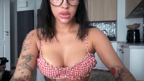 Marakuia online show from 11.23.25