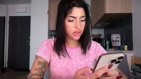 Marakuia online show from 12.01.25