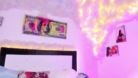 Snapshot of maralinette22 chatting on 02.23.25 maralinette22 online show from 02.23.25