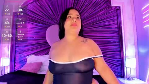 Snapshot of maralinette22 chatting on 10.02.25 maralinette22 online show from 10.02.25