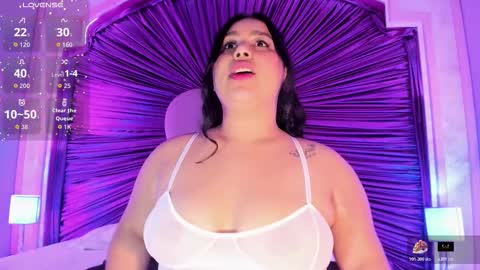 Snapshot of maralinette22 chatting on 10.25.25 maralinette22 online show from 10.25.25