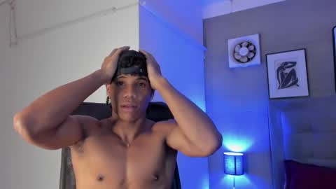 Snapshot of marcelo_dosantos77 chatting on 02.03.25 MARCELO online show from 02.03.25