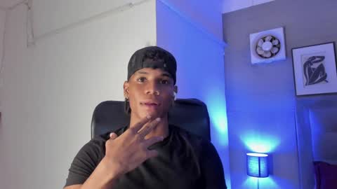 Snapshot of marcelo_dosantos77 chatting on 02.03.25 MARCELO online show from 02.03.25