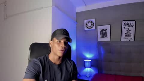 Snapshot of marcelo_dosantos77 chatting on 02.12.25 MARCELO online show from 02.12.25