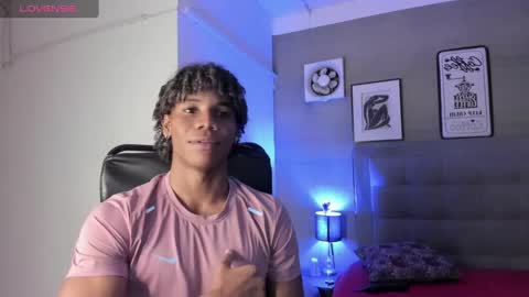 Snapshot of marcelo_dosantos77 chatting on 02.25.25 MARCELO online show from 02.25.25