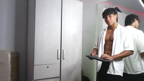 Snapshot of marcelo_dosantos77 chatting on 09.18.25 MARCELO online show from 09.18.25