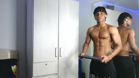 Snapshot of marcelo_dosantos77 chatting on 09.30.25 MARCELO online show from 09.30.25