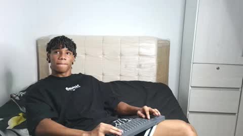 Snapshot of marcelo_dosantos77 chatting on 09.30.25 MARCELO online show from 09.30.25