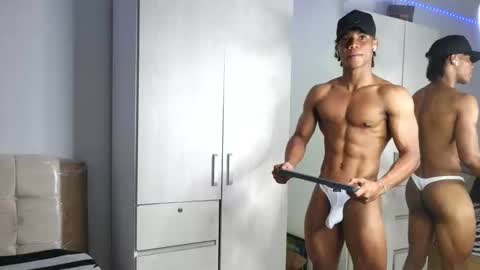 Snapshot of marcelo_dosantos77 chatting on 10.06.25 MARCELO online show from 10.06.25