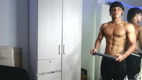 Snapshot of marcelo_dosantos77 chatting on 10.08.25 MARCELO online show from 10.08.25