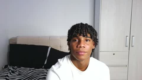 Snapshot of marcelo_dosantos77 chatting on 10.17.25 MARCELO online show from 10.17.25