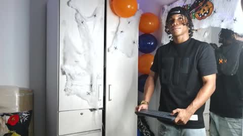 Snapshot of marcelo_dosantos77 chatting on 11.03.25 MARCELO online show from 11.03.25