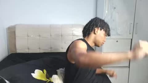 Snapshot of marcelo_dosantos77 chatting on 11.11.25 MARCELO online show from 11.11.25