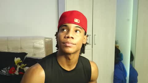 Snapshot of marcelo_dosantos77 chatting on 11.21.25 MARCELO online show from 11.21.25