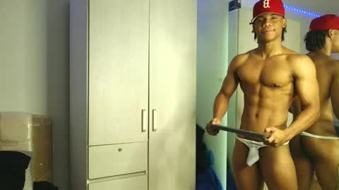 Snapshot of marcelo_dosantos77 chatting on 11.26.25 MARCELO online show from 11.26.25