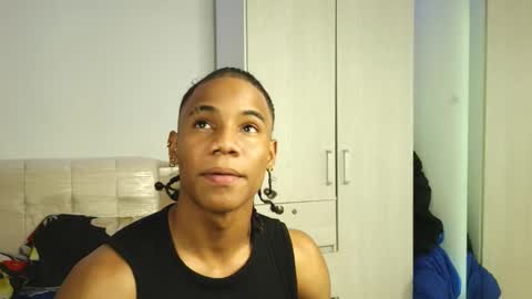 Snapshot of marcelo_dosantos77 chatting on 12.04.25 MARCELO online show from 12.04.25