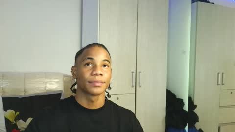 Snapshot of marcelo_dosantos77 chatting on 12.05.25 MARCELO online show from 12.05.25