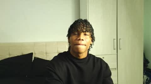 Snapshot of marcelo_dosantos77 chatting on 12.19.25 MARCELO online show from 12.19.25