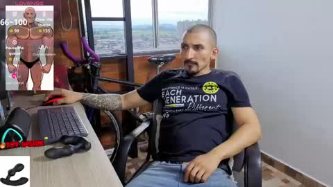 Snapshot of marckmuscle chatting on 06.07.26 Marck Independent model online show from 06.07.26