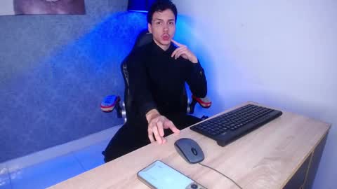 Snapshot of marcus_hanks chatting on 02.17.25 Marcus Hanks online show from 02.17.25